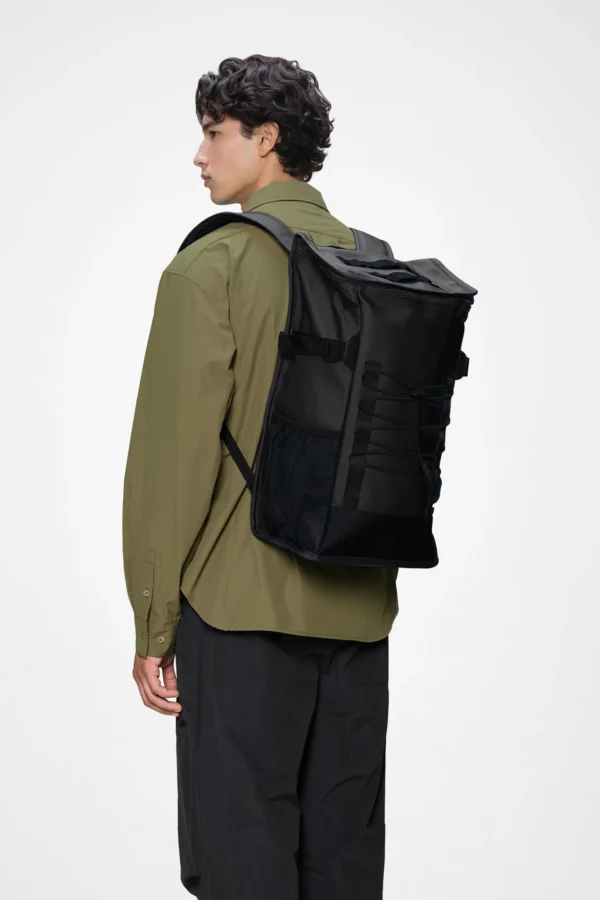 rains-trail-mountaineer-bag-black (3) Rains Trail Mountaineer Bag