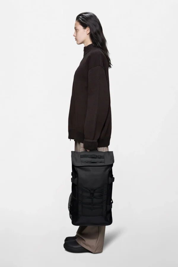 rains-trail-mountaineer-bag-black (4) Rains Trail Mountaineer Bag