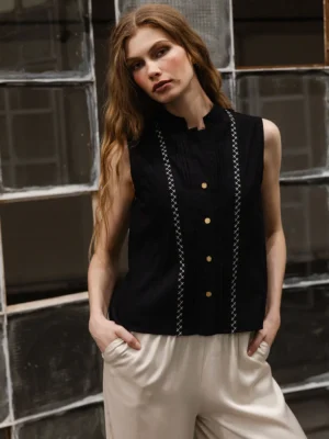 klotho-arsinoe-top-black (3) Klotho Arsinoe Top Black worn by model