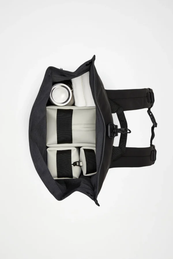 rains-rolltop-rucksack-pool (5) Rains Rolltop Rucksack Pool interior
