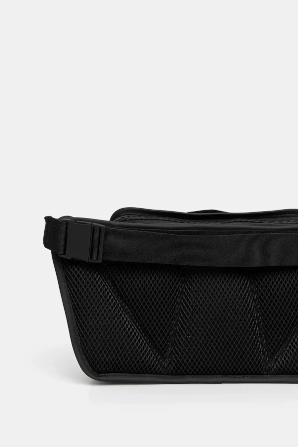 rains-texel-mountaineer-messenger-bag-black (2) Rains Texel Mounaineer Messenger Bag black details