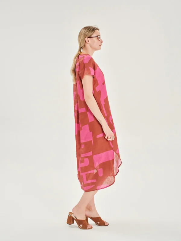 Sun of a Beach La Caramela Linen Kaftan worn by model